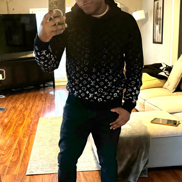 Louis Vuitton Monogram Gradient Hoodie - Picture 9 of 9